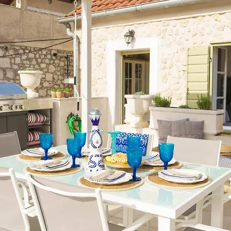 Prázdninový dům The Stone House *