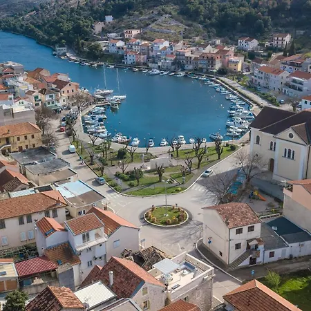 The Stone House * Zaton (Sibenik-Knin)