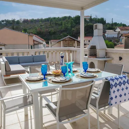 Semesterbostad The Stone House