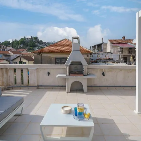 The Stone House Semesterbostad