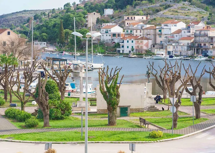 The Stone House * Zaton (Sibenik-Knin)